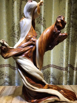 崖柏彌勒佛木雕 純手工木制工藝品的魅力